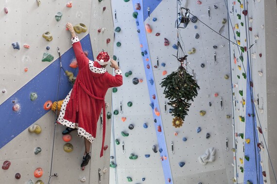 Weihnachtsmann klettert.