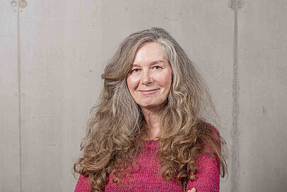 Auf dem Bild ist die Mitarbeitende Stefanie Lorey zu sehen.