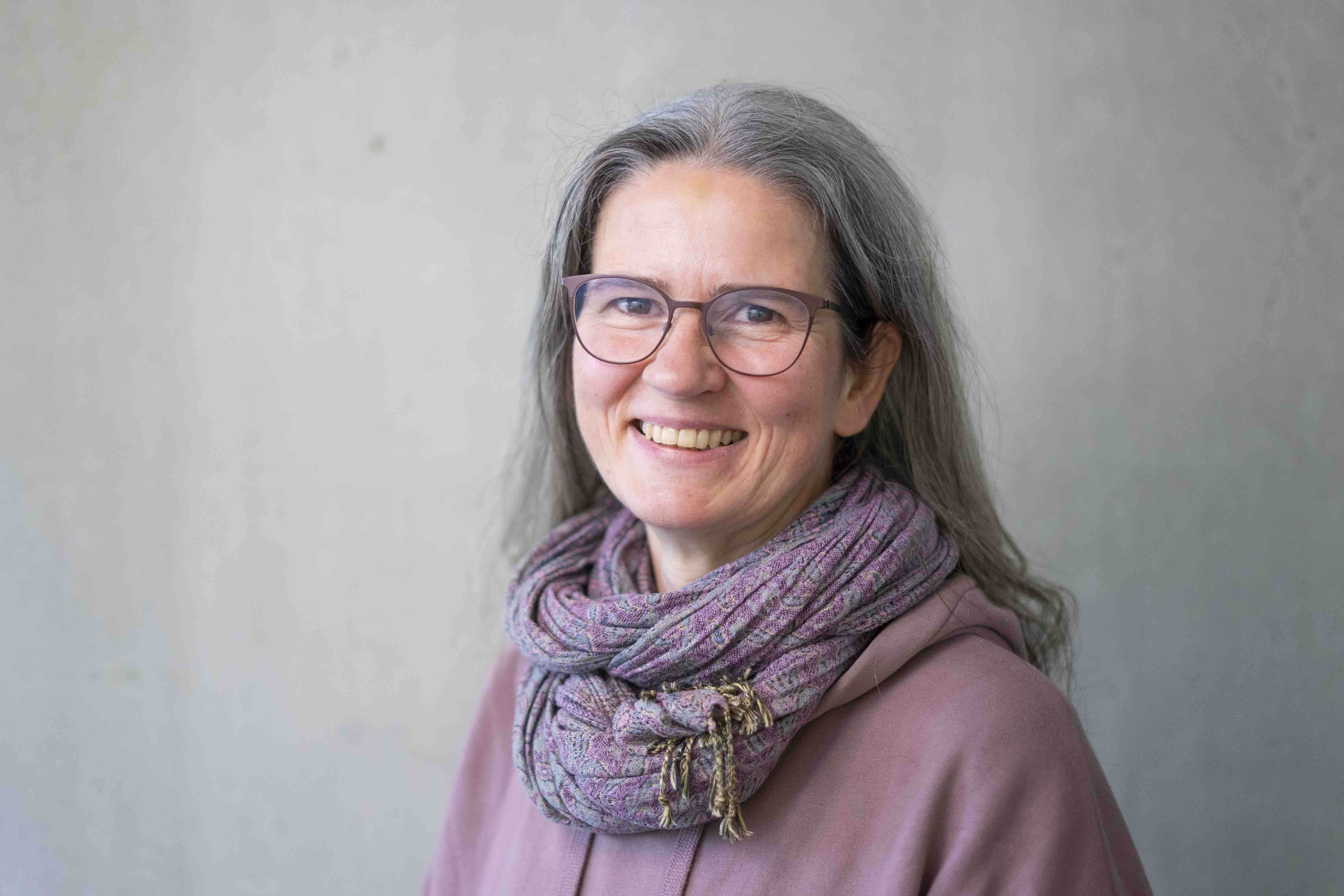 Auf dem Bild ist die Mitarbeitende Marja Spille zu sehen.